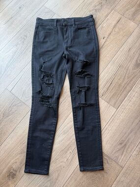 American Eagle Outfitters Black Distressed Skinny Jeans NWT